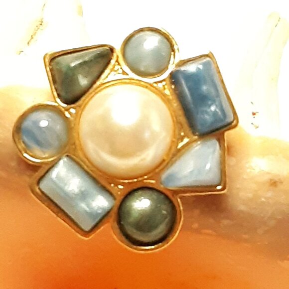 Vintage Avon Clip Back Earrings Gold Blue Rhinestone Pearl Cabochon - Picture 4 of 6